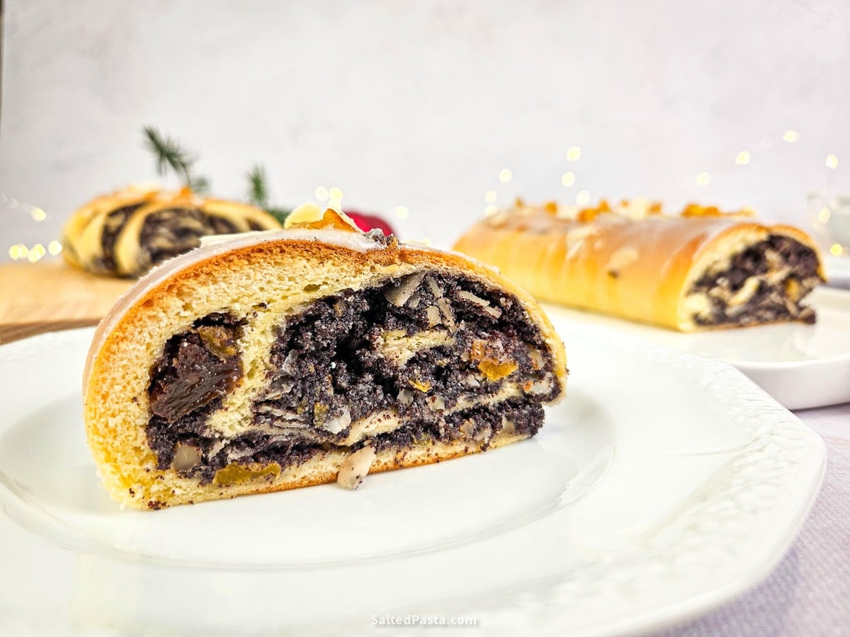 Polish makowiec - poppy seed roll