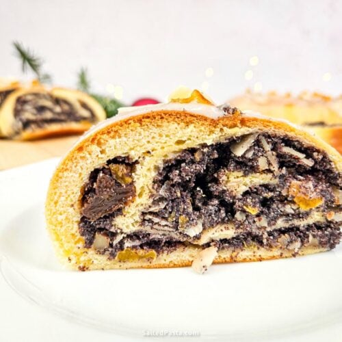 Polish makowiec - poppy seed roll