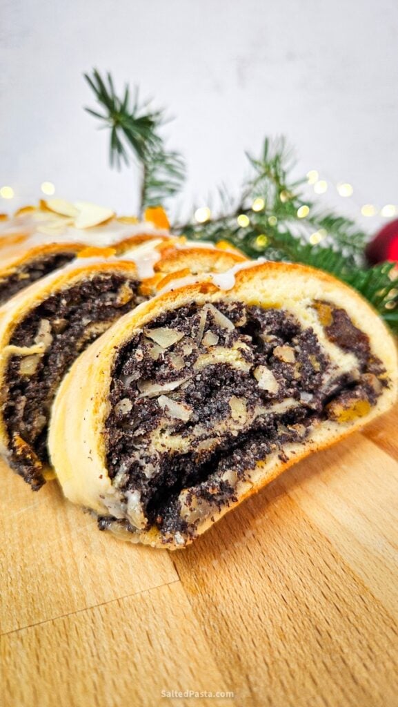 Polish makowiec - poppy seed roll