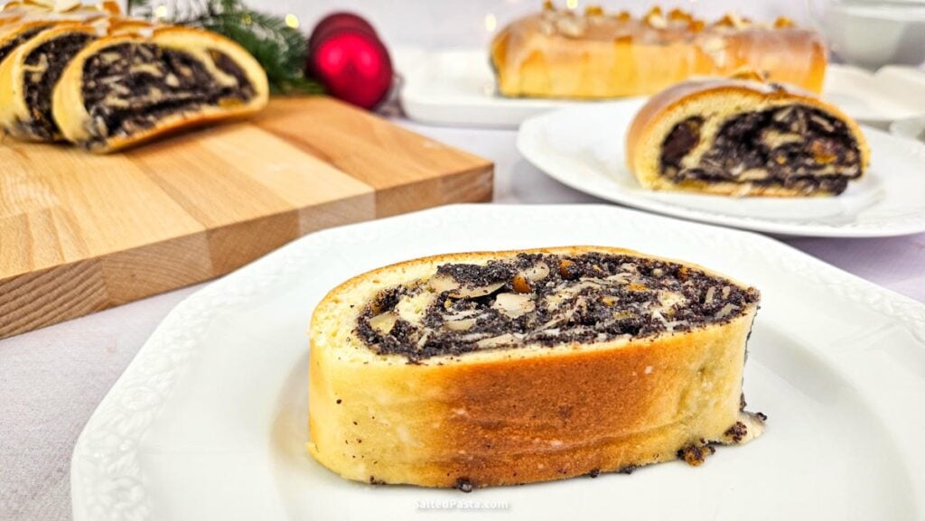 Polish makowiec - poppy seed roll