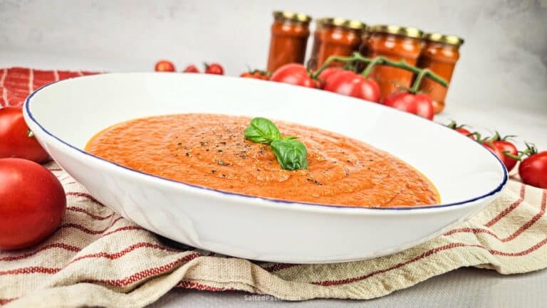 Fresh tomato cream soup